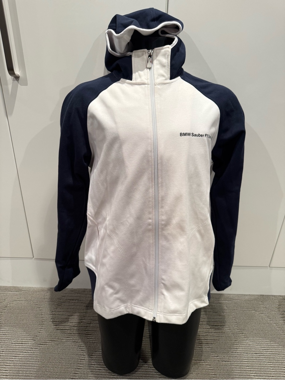 Rare NWT BMW Sauber F1 Team Full Zip Hoodie Size L Official Motorsport